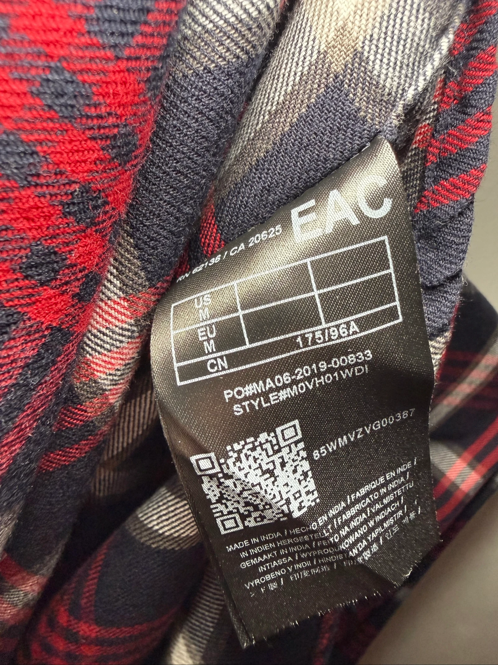 GUESS Plaid Shirt – Size M – photo 7